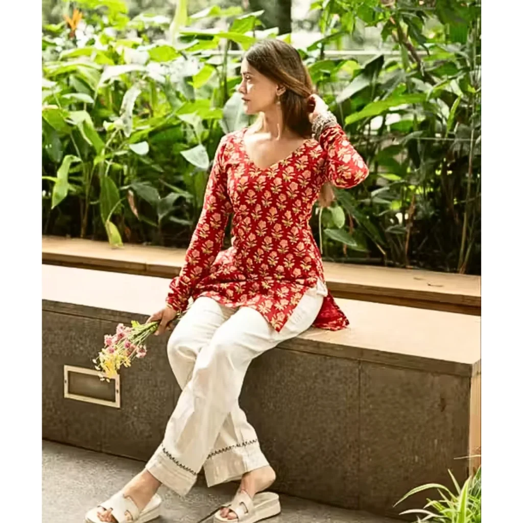 SHE admire Aishani fashionable kurti